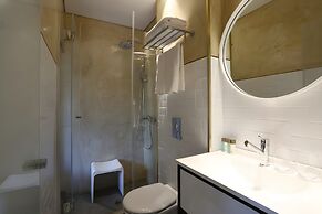 Cucu Hotel