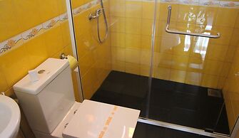Airport Villa