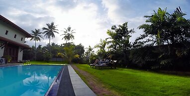 Airport Villa