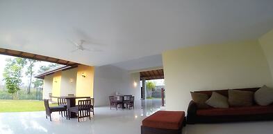 Airport Villa