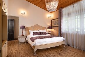 Clove Villa