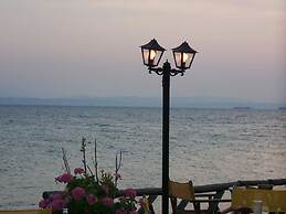 Artemis Hotel