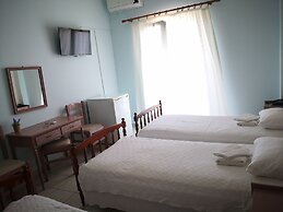 Artemis Hotel