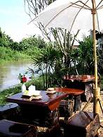 Baan Rim Klong Resort