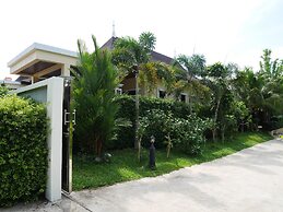 Aonang Oscar Pool Villas
