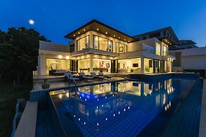 Villa Tasanee