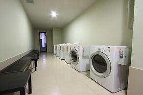IVY THONGLOR 55
