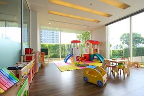 IVY THONGLOR 55