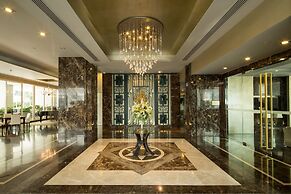 IVY THONGLOR 55