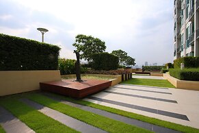 IVY THONGLOR 55