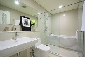 IVY THONGLOR 55