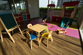 IVY THONGLOR 55