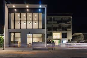 M2 Hotel