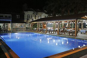 Canada Hotel & Bungalows