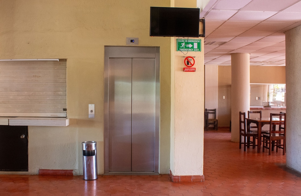 Hotel Las Jacarandas