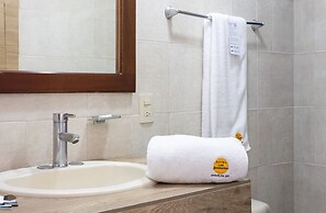 Hotel Las Jacarandas
