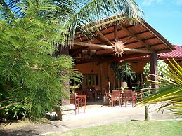 Popa Paradise Beach Resort