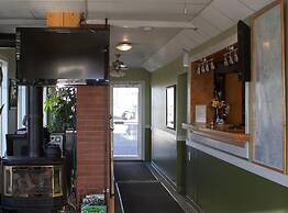 Woodland Motor Inn