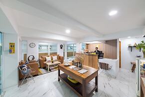 Lee's Mark Residence