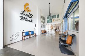 Lee's Mark Residence