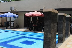 Metro Hotel