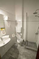 Kastro Hotel