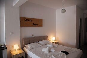 Kastro Hotel