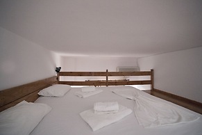 Kastro Hotel