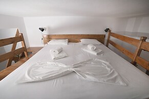 Kastro Hotel