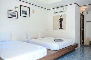 Side Walk Boutique Hotel