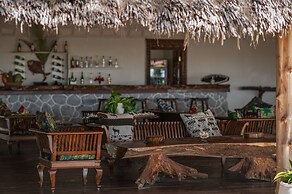 Hakuna Majiwe Beach Lodge