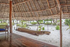 Hakuna Majiwe Beach Lodge