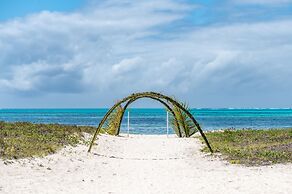 Hakuna Majiwe Beach Lodge