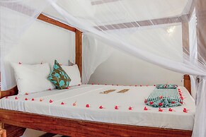 Hakuna Majiwe Beach Lodge