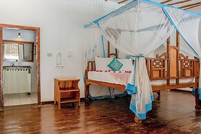 Hakuna Majiwe Beach Lodge