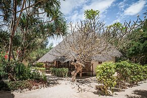 Hakuna Majiwe Beach Lodge