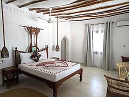 Hakuna Majiwe Beach Lodge