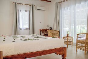 Hakuna Majiwe Beach Lodge