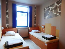 Sleep Well Youth Hostel