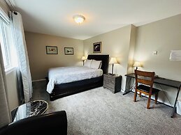 Midnight Sun Inn