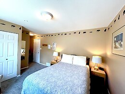 Midnight Sun Inn