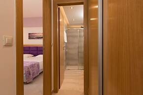 Eltina Hotel