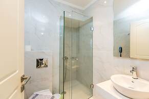 Eltina Hotel