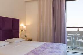 Eltina Hotel