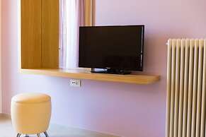 Eltina Hotel