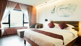 Almond Hotel Bassac River