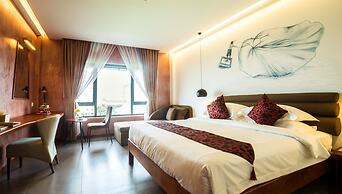Almond Hotel Bassac River