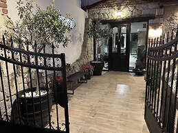 Samel Hotel