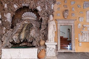 Trevi Rome Suite