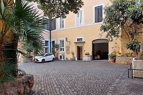 Trevi Rome Suite